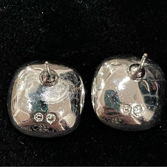 Swarovski Cushion Halo Light violet crystal earrings - Picture 4 of 4